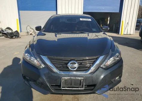 2017 Nissan Altima 2.5 z USA, uszkodzony, nr VIN 1N4AL3AP8HC147384